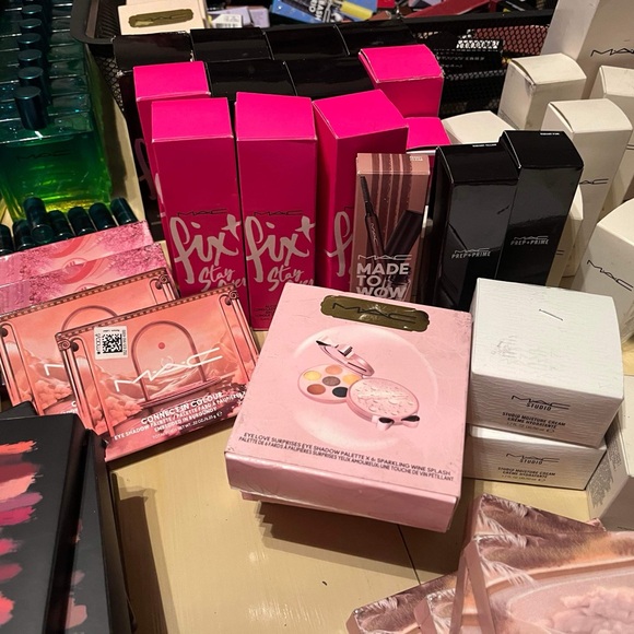 Brand New Mac Cosmetics Mystery Boxes - Picture 4 of 6